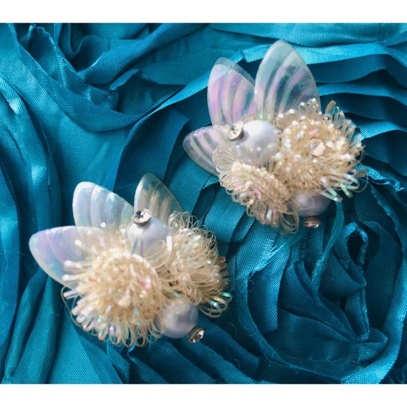 Vintage 1950's Pearlized White Celluloid Rhinestone Pin-Up Clip-On Earrings - Picture 1 of 4